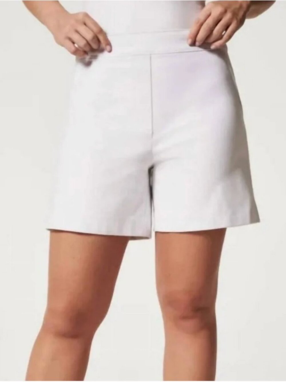 Spanx Women's On the Go 6" Shorts Classic White Silver Lining Technology Large